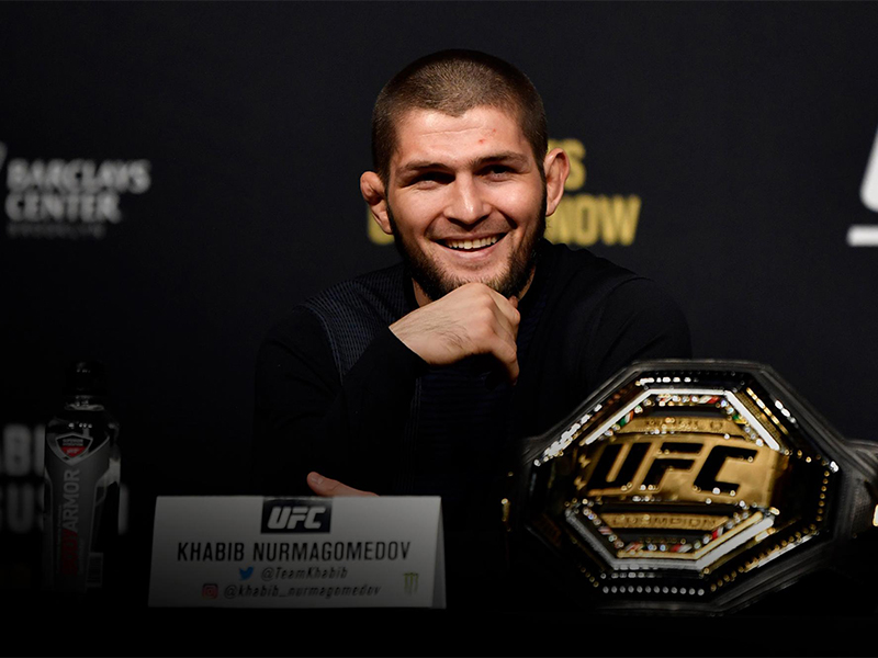 بعد انتهاء فعاليات الـ UFC ماكغريغور يظهر على حفارة ونورمحمدوف يشارك في معسكر كرة قدم